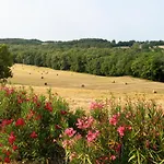 De La Vaysse Hébergement de vacances *